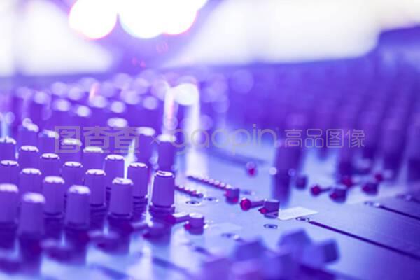 錄音棚混音臺(tái)專(zhuān)業(yè)音樂(lè)制作